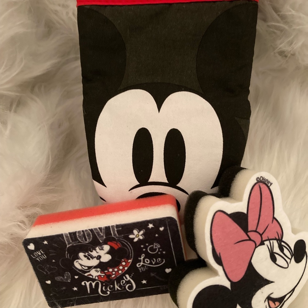 Kitchen over sized oven mitts. Mickey Mouse.